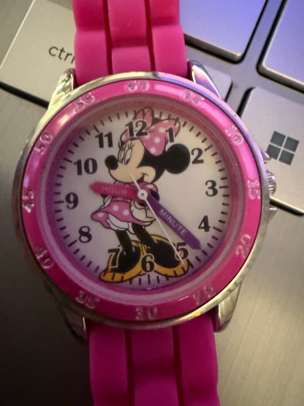 Disney Accutime Minnie Mouse Time Teacher Watch Pink MN1157AZ Untested